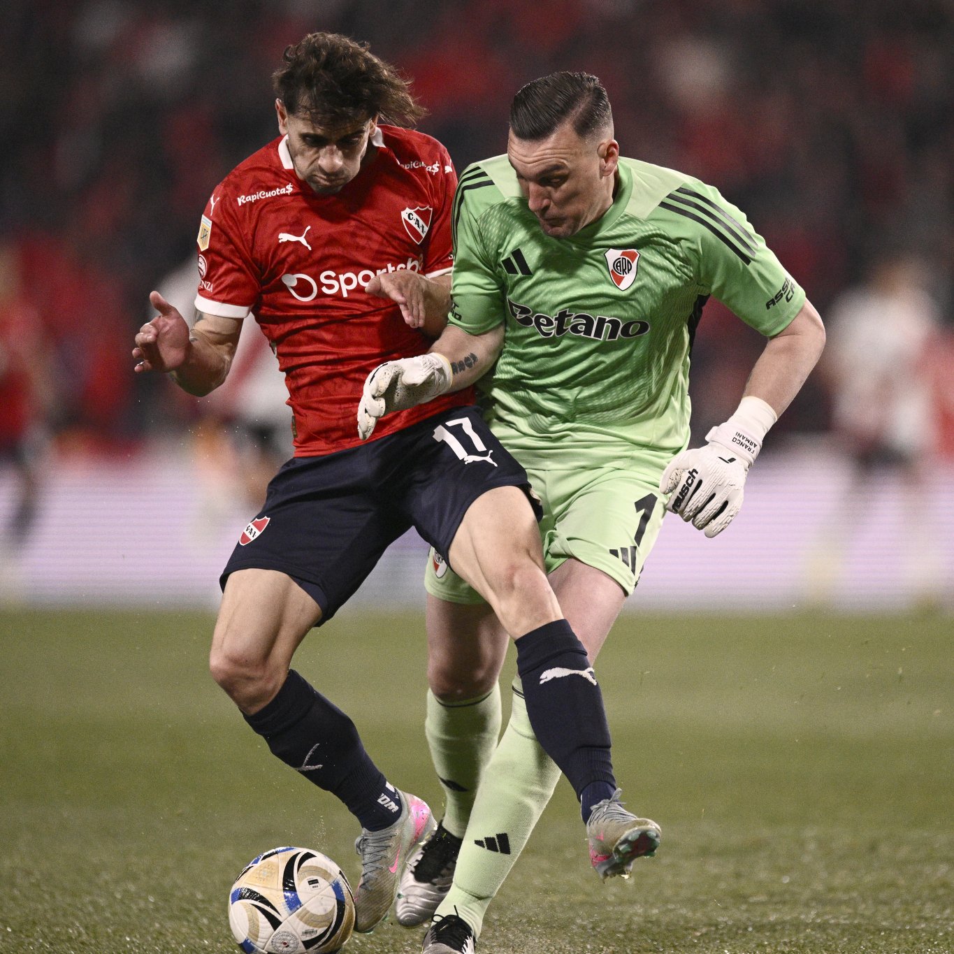Independiente estuvo más cerca pero River Plate tuvo un Franco Armani perfecto y terminaron igualados