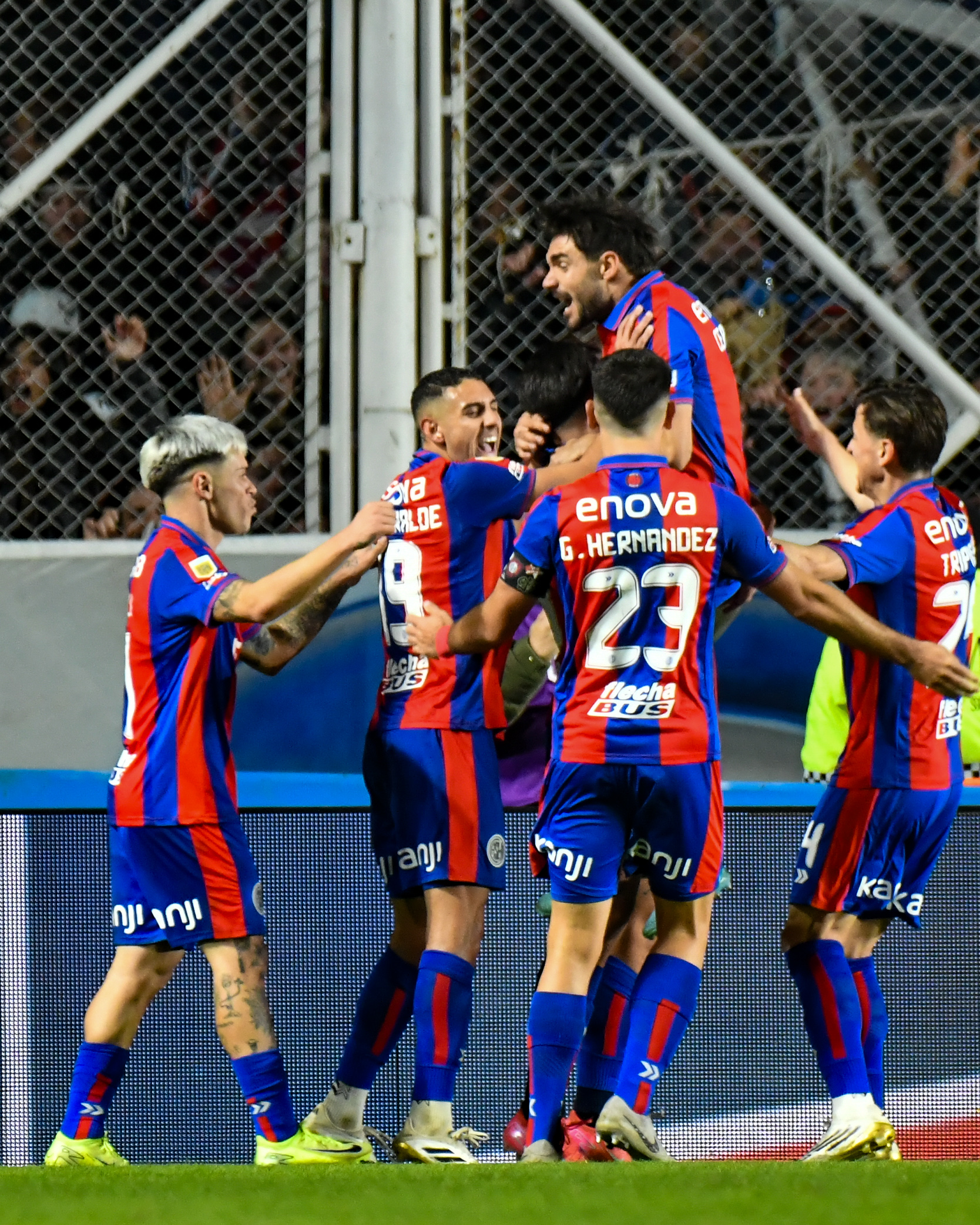 Un voraz San Lorenzo fue mucho más que un desabrido Vélez Sarsfield