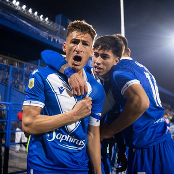Vélez Sarsfield volvió al gol y al triunfo ante un flojo Independiente, en la noche de los penales