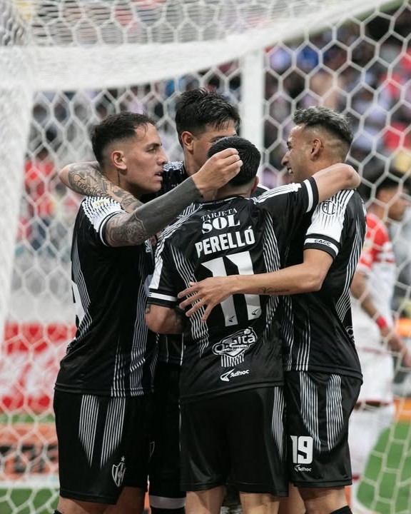 Central Córdoba fue superior a Estudiantes y lo definió temprano