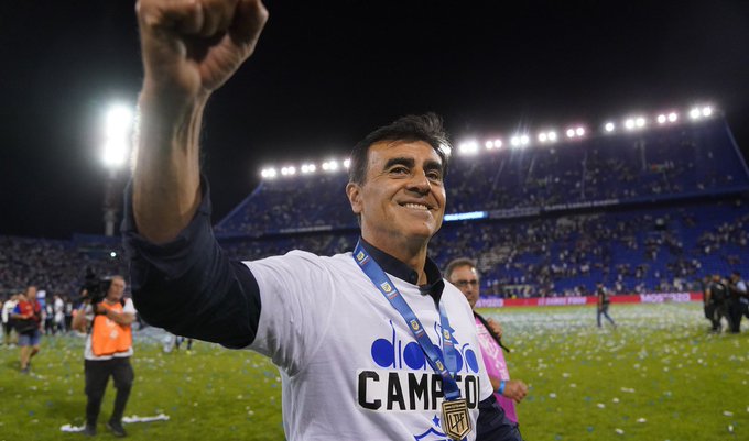 Independiente ya eligió al reemplazante de Julio Vaccari: negocia con Gustavo Quinteros