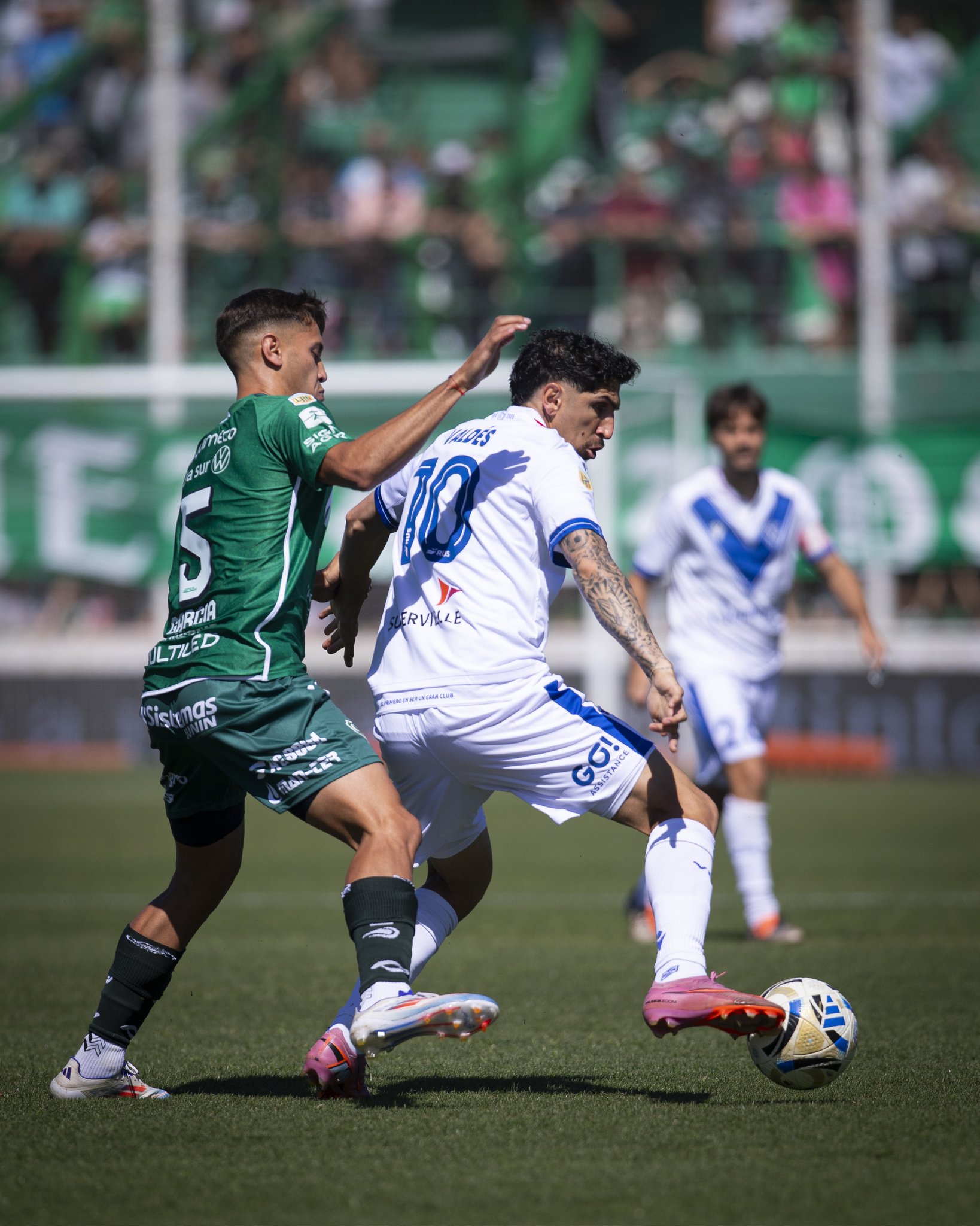 Vélez Sarsfield liquidó a Sarmiento, en Junín, con una ráfaga efectiva