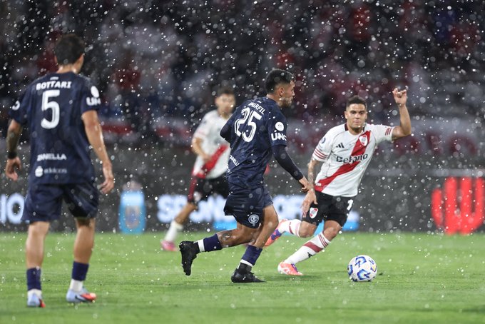 Independiente Rivadavia dio el golpe: dejó afuera a River Plate